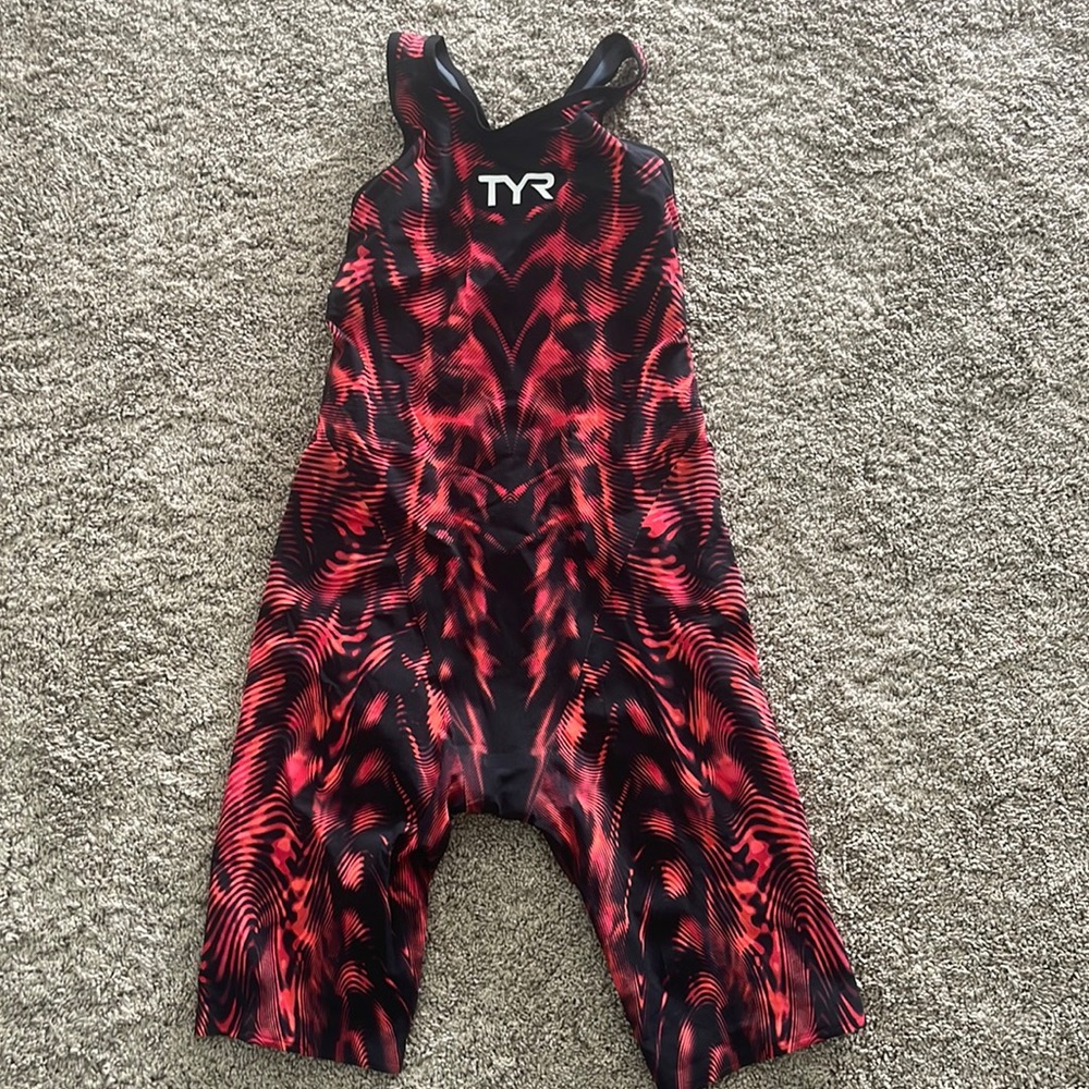TYR Venzo Closed Back Racing Suit